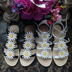 2 Kate Spade Collin Daisy Gladiator Sandals Both are Size 9 for Women